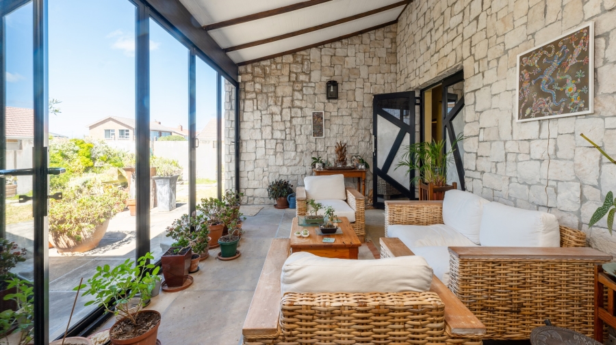 5 Bedroom Property for Sale in Agulhas Western Cape